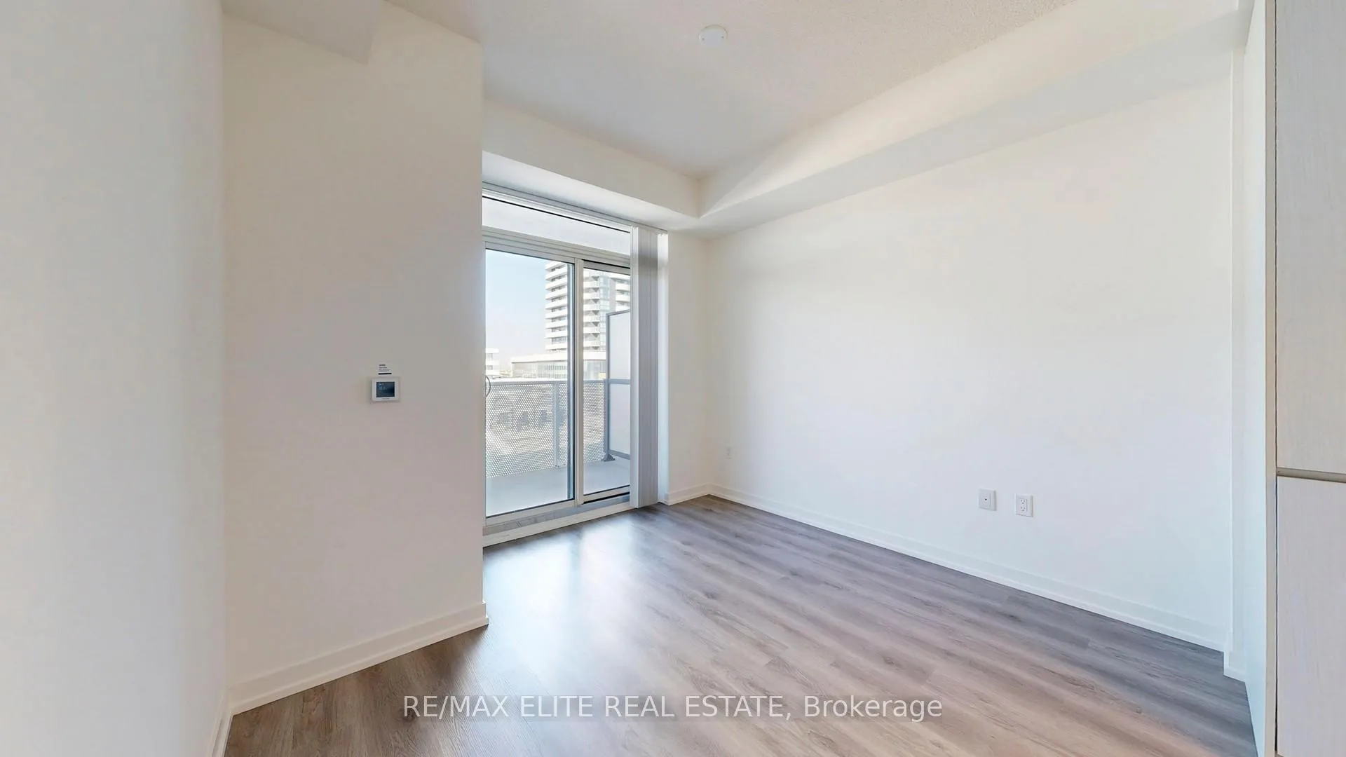 Photo 16 of Unit 520, 28 Interchange Way, Vaughan, Vaughan Corporate Centre — HOMEH