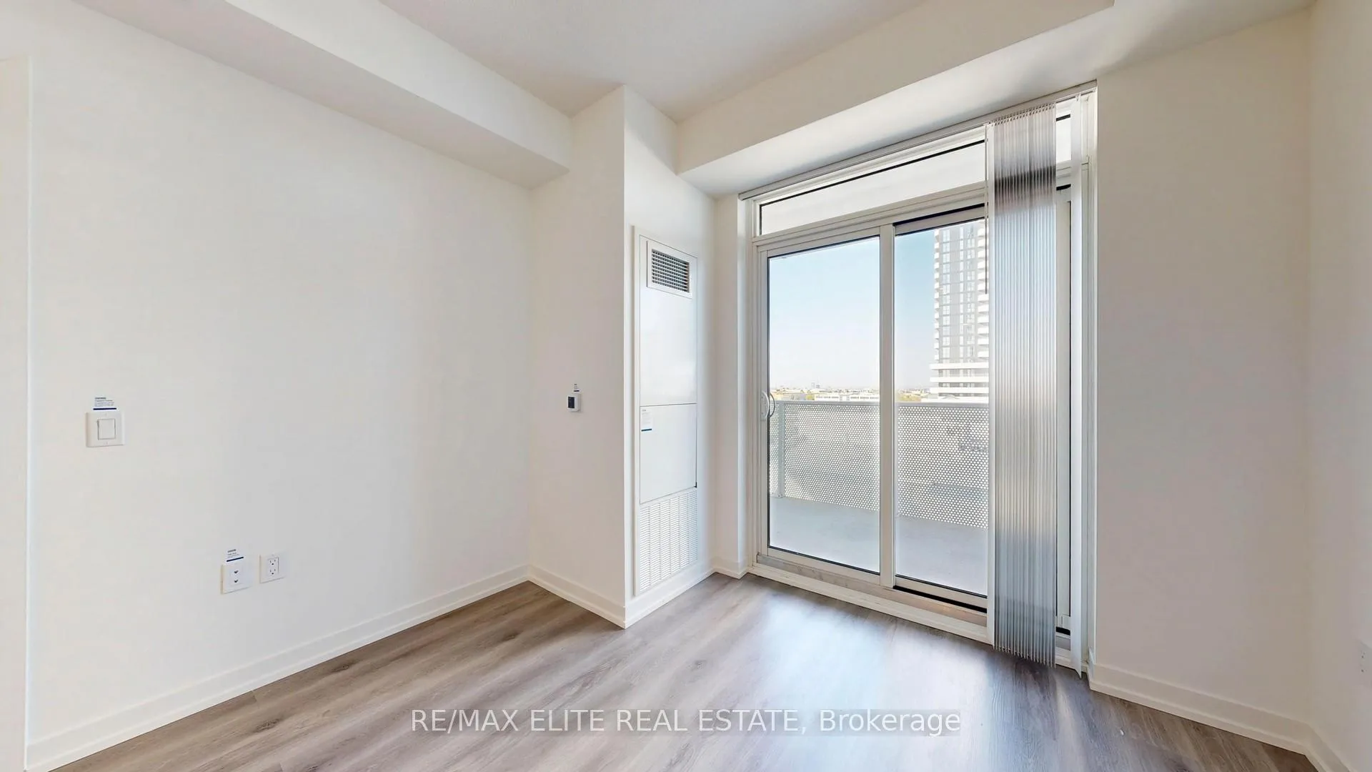 Photo 17 of Unit 520, 28 Interchange Way, Vaughan, Vaughan Corporate Centre — HOMEH