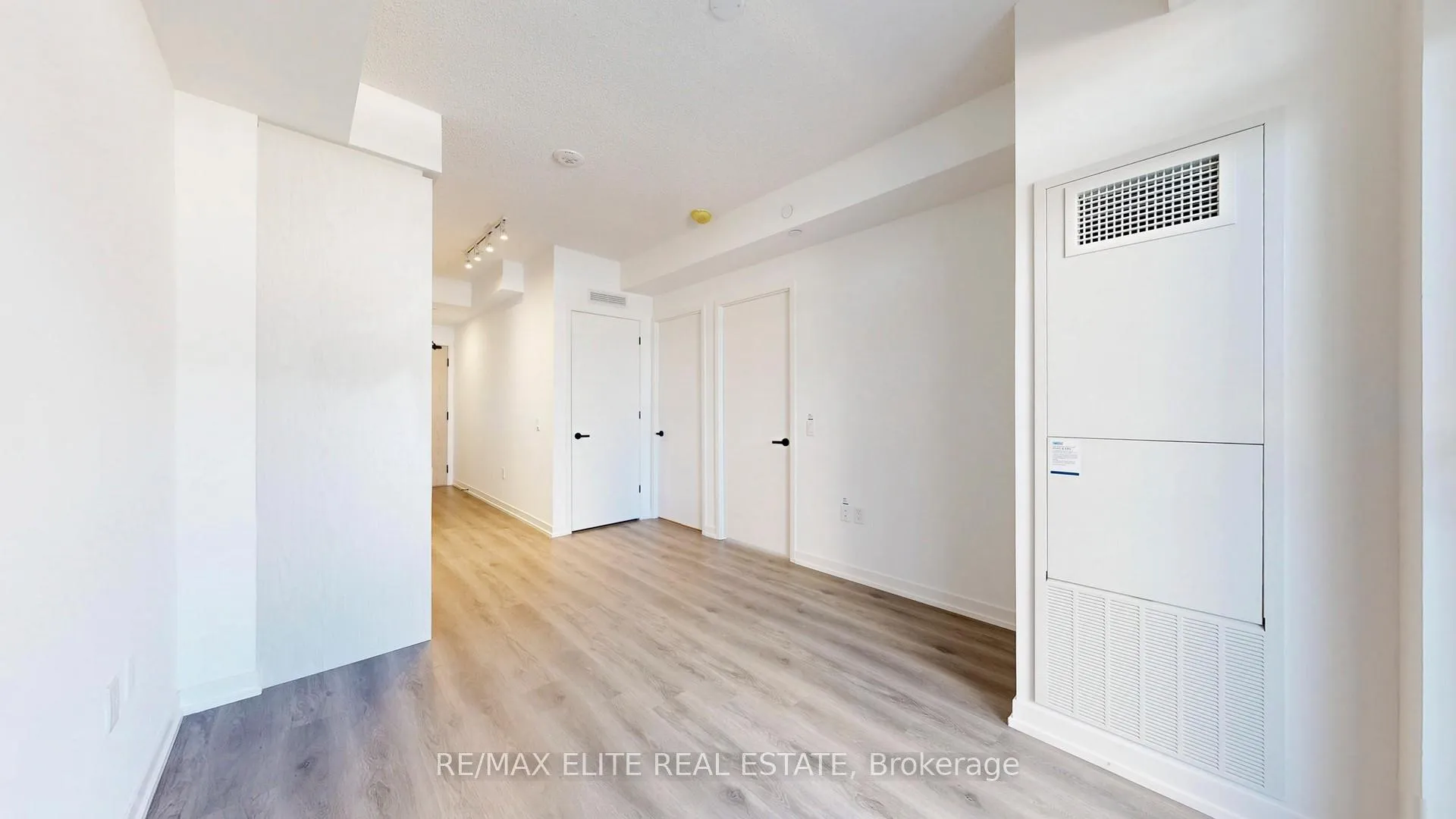 Photo 20 of Unit 520, 28 Interchange Way, Vaughan, Vaughan Corporate Centre — HOMEH
