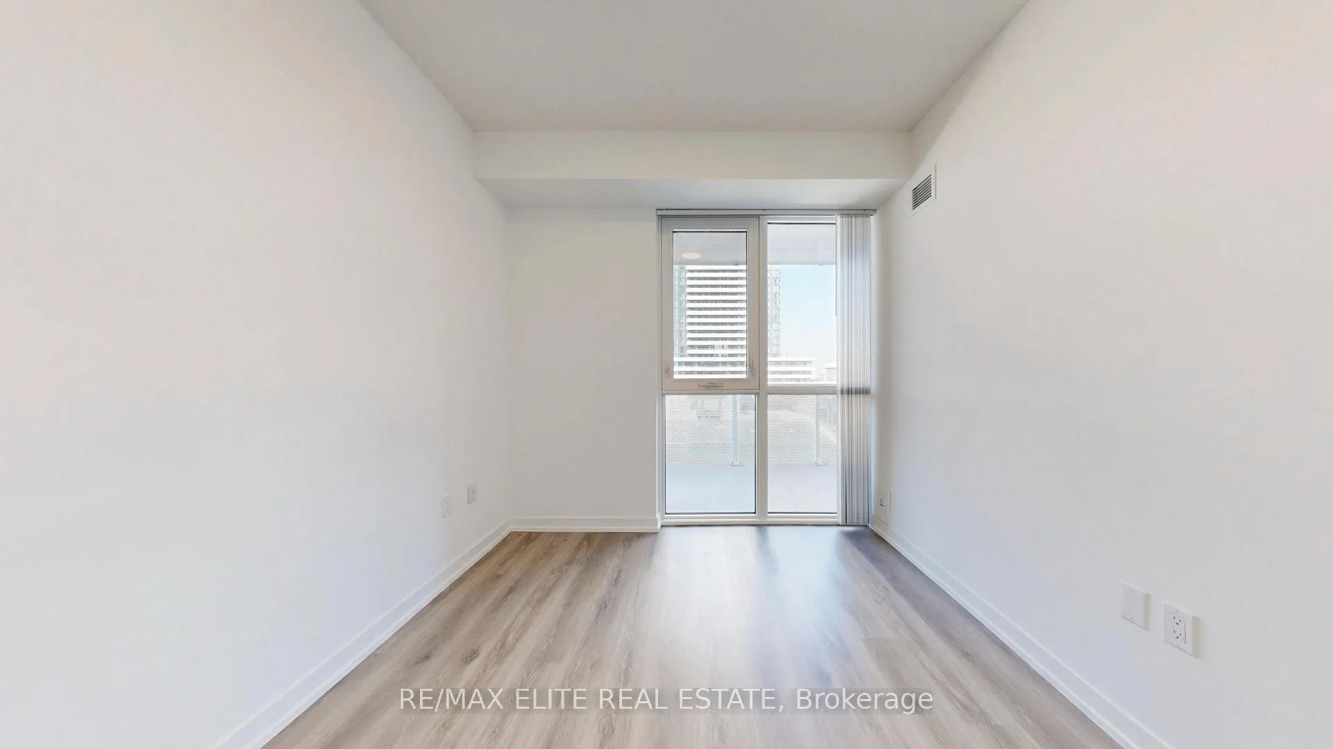 Photo 22 of Unit 520, 28 Interchange Way, Vaughan, Vaughan Corporate Centre — HOMEH
