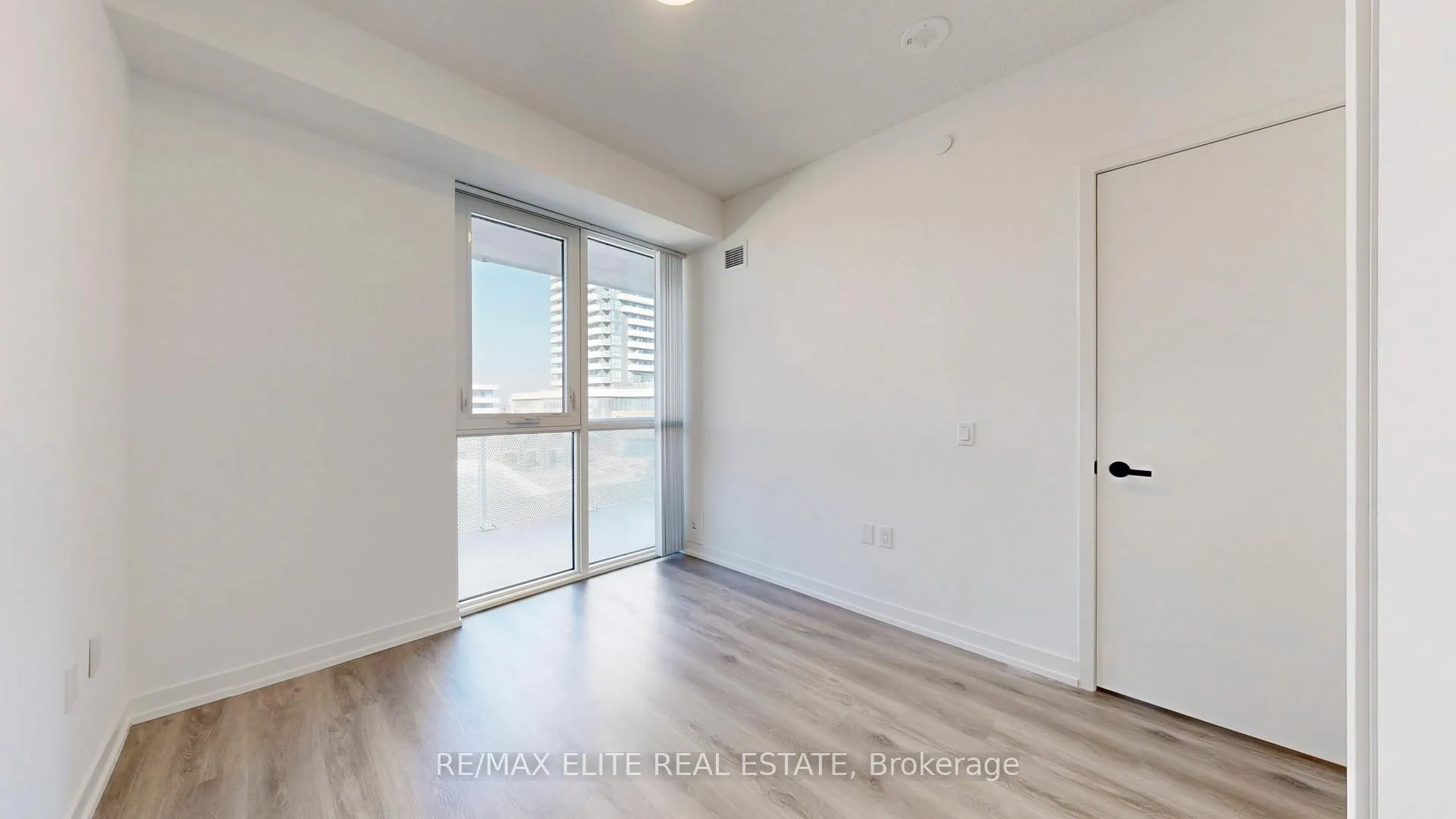 Photo 23 of Unit 520, 28 Interchange Way, Vaughan, Vaughan Corporate Centre — HOMEH