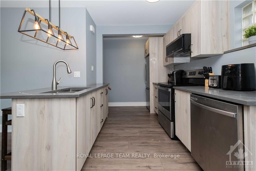 Photo 3 of 1238 HERON Rd, Ottawa, Ridgemont — HOMEH