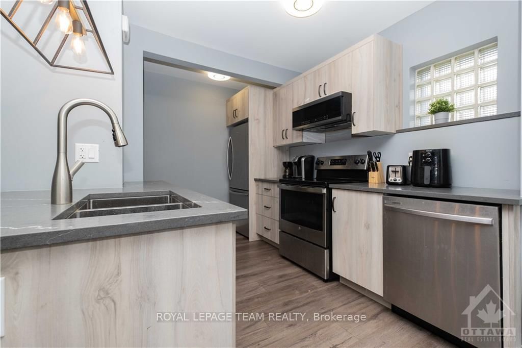 Photo 4 of 1238 HERON Rd, Ottawa, Ridgemont — HOMEH