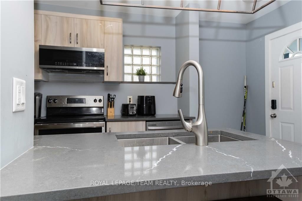 Photo 5 of 1238 HERON Rd, Ottawa, Ridgemont — HOMEH