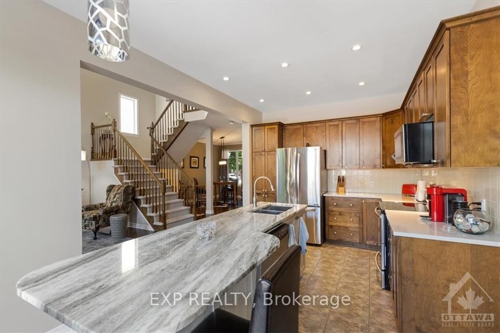 Photo 6 of 867 FEATHER MOSS Way, Ottawa, Riverside South/Gloucester Glen — HOMEH
