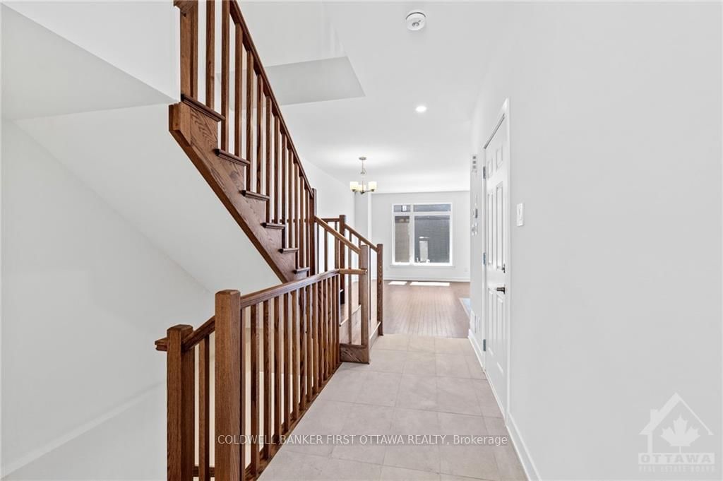 Photo 4 of 268 DARJEELING Ave, Ottawa, Barrhaven - Heritage Park — HOMEH