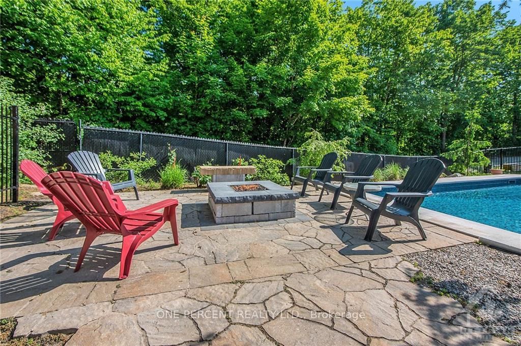 Photo 6 of 720 OWLS CABIN Ave, Ottawa, Riverside South/Gloucester Glen — HOMEH