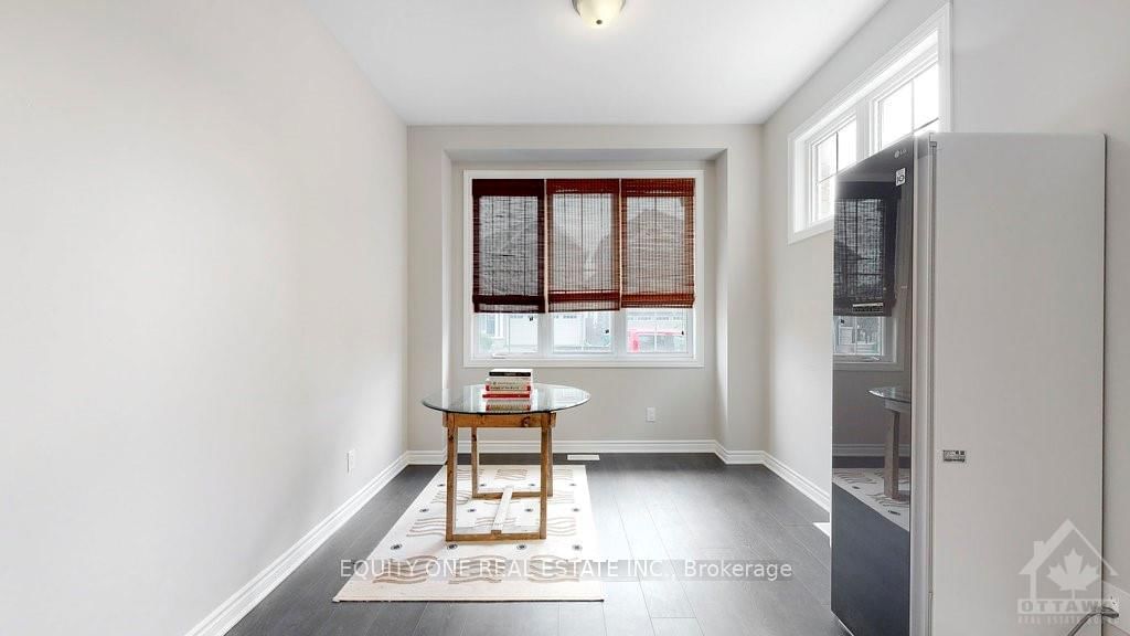 Photo 3 of 24 SWEETBAY Circ, Ottawa, Stittsville (North) — HOMEH