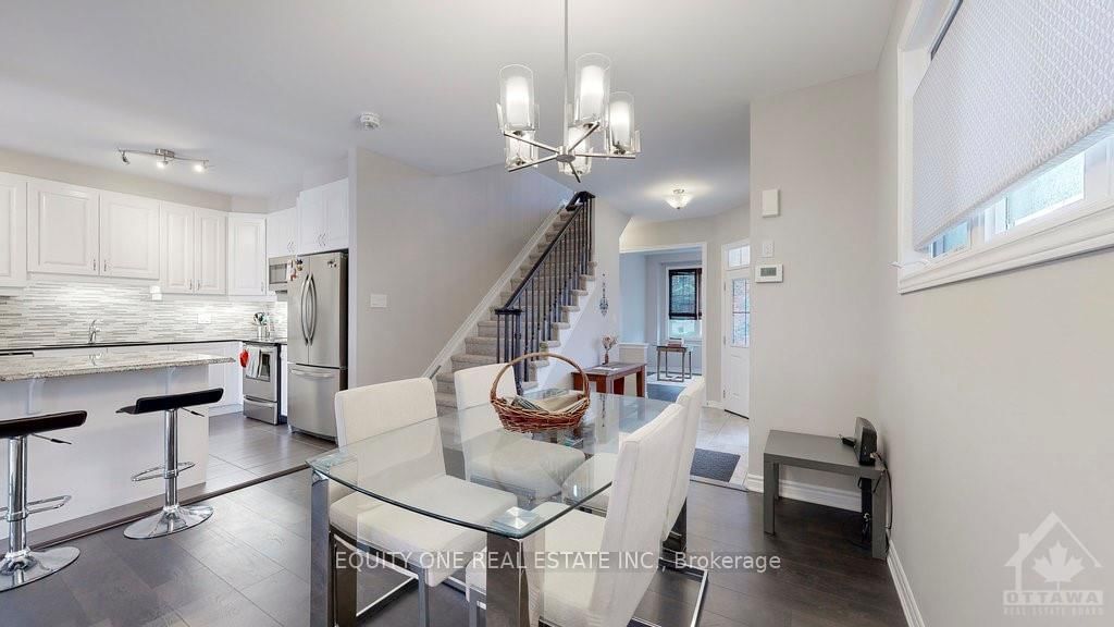 Photo 4 of 24 SWEETBAY Circ, Ottawa, Stittsville (North) — HOMEH