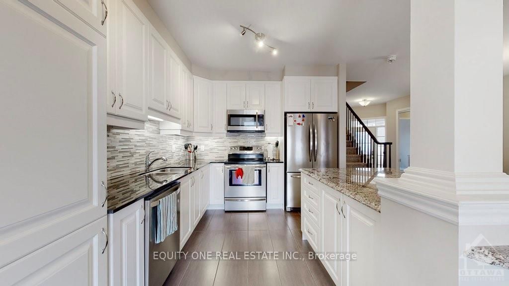 Photo 8 of 24 SWEETBAY Circ, Ottawa, Stittsville (North) — HOMEH