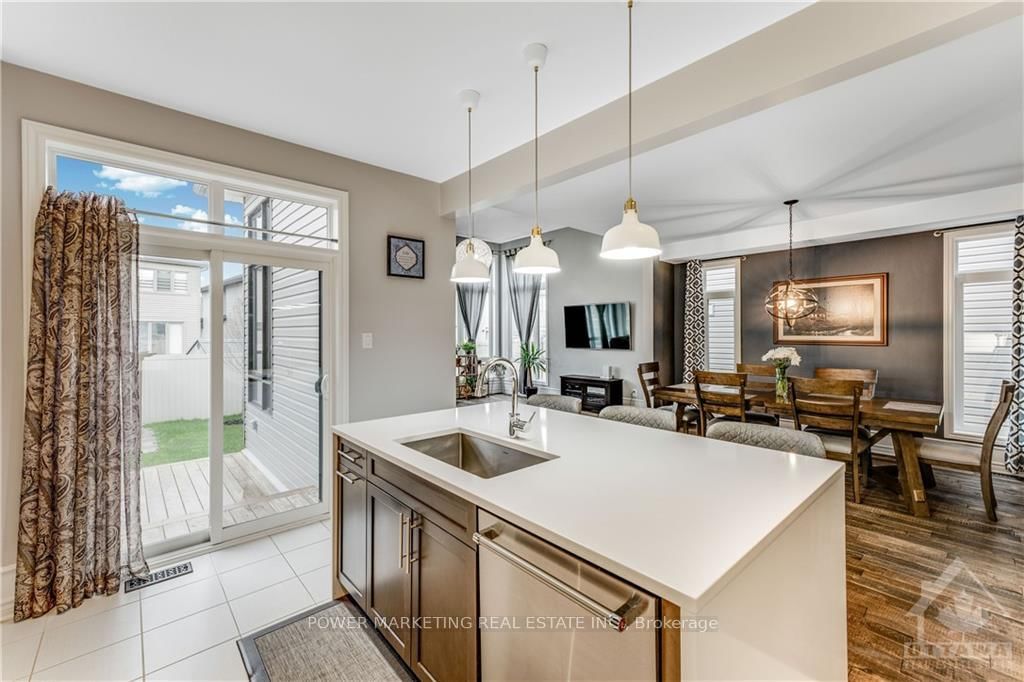 Photo 9 of 903 RALPH HENNESSY Ave, Ottawa, Riverside South/Gloucester Glen — HOMEH
