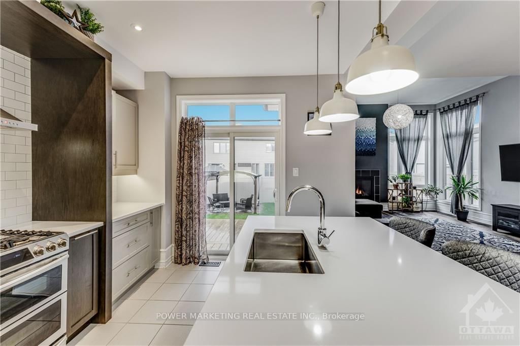 Photo 10 of 903 RALPH HENNESSY Ave, Ottawa, Riverside South/Gloucester Glen — HOMEH
