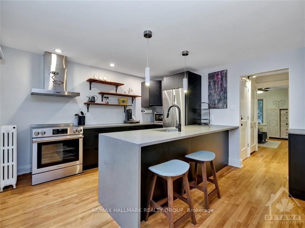 Photo 5 of 674 GILMOUR St, Ottawa, Ottawa Centre — HOMEH