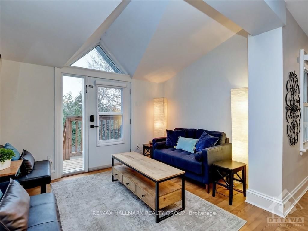 Photo 7 of 674 GILMOUR St, Ottawa, Ottawa Centre — HOMEH