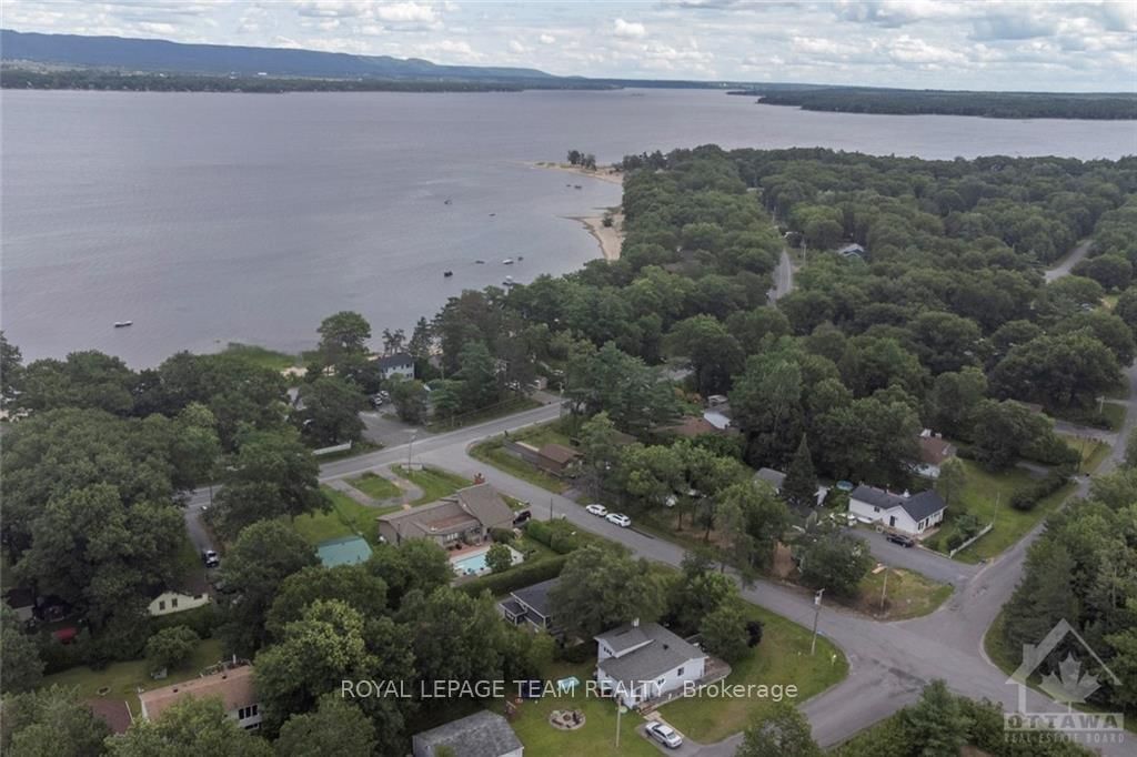 Photo 3 of 119 LEN PURCELL Dr, Ottawa, Constance Bay — HOMEH