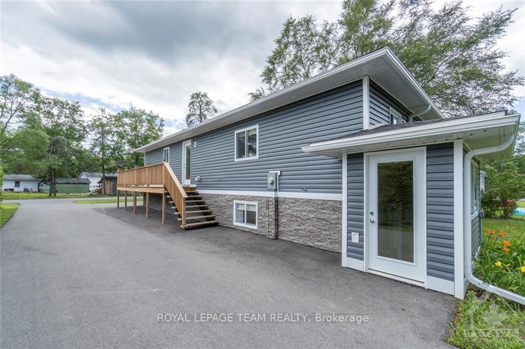 Photo 4 of 119 LEN PURCELL Dr, Ottawa, Constance Bay — HOMEH