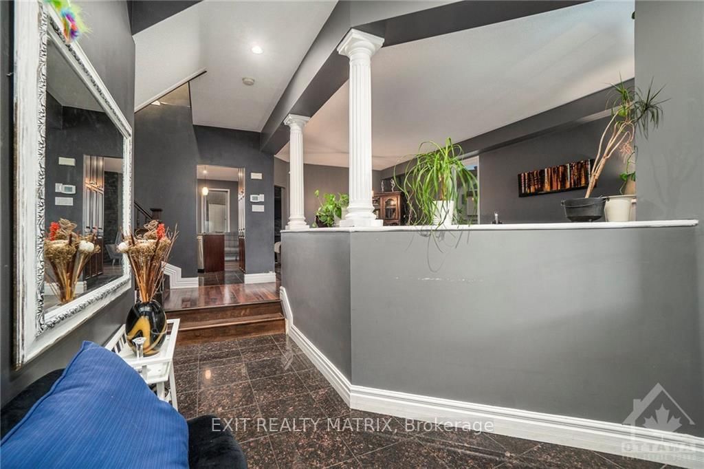 Photo 5 of 218 HILLPARK HIGH St, Ottawa, Mer Bleue/Bradley Estates/Anderson Park — HOMEH