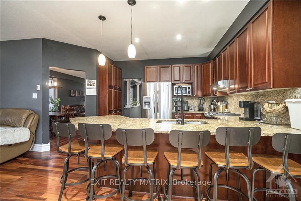 Photo 10 of 218 HILLPARK HIGH St, Ottawa, Mer Bleue/Bradley Estates/Anderson Park — HOMEH