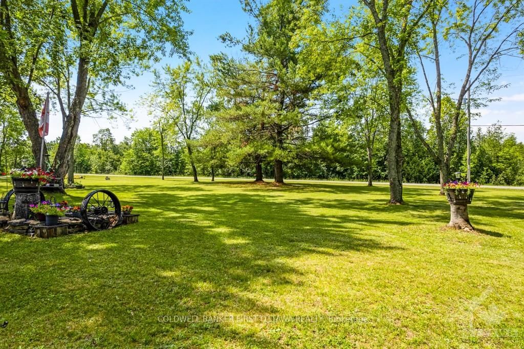 Photo 3 of 4996 STONECREST Rd, Ottawa, Woodlawn/Maclarens Landing/Kilmaurs — HOMEH