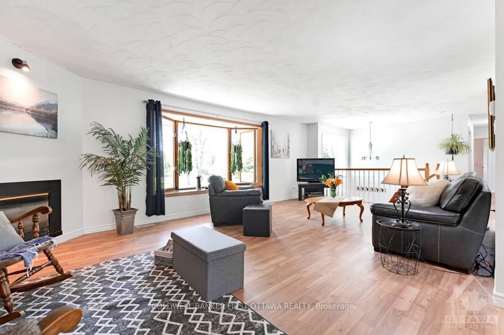 Photo 6 of 4996 STONECREST Rd, Ottawa, Woodlawn/Maclarens Landing/Kilmaurs — HOMEH
