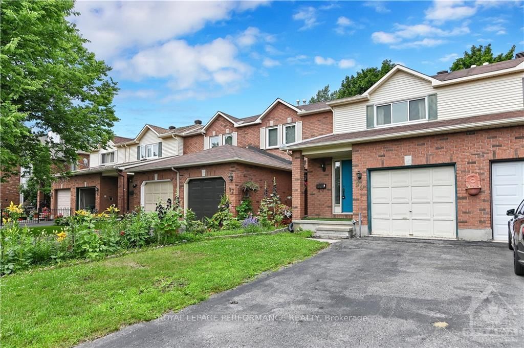 Front of 99 HUNTERSWOOD Cres