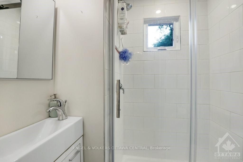 Photo 5 of 1239 EMPEROR Ave, Ottawa, Carlington — HOMEH