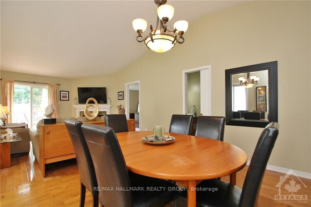 Photo 10 of 38 ARMAGH Way, Ottawa, Barrhaven - Longfields — HOMEH