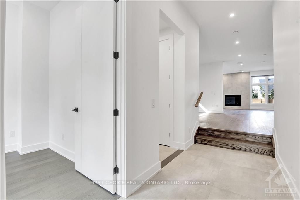 Photo 2 of 39 STARWOOD Rd, Ottawa, Meadowlands/St. Claire Gardens — HOMEH