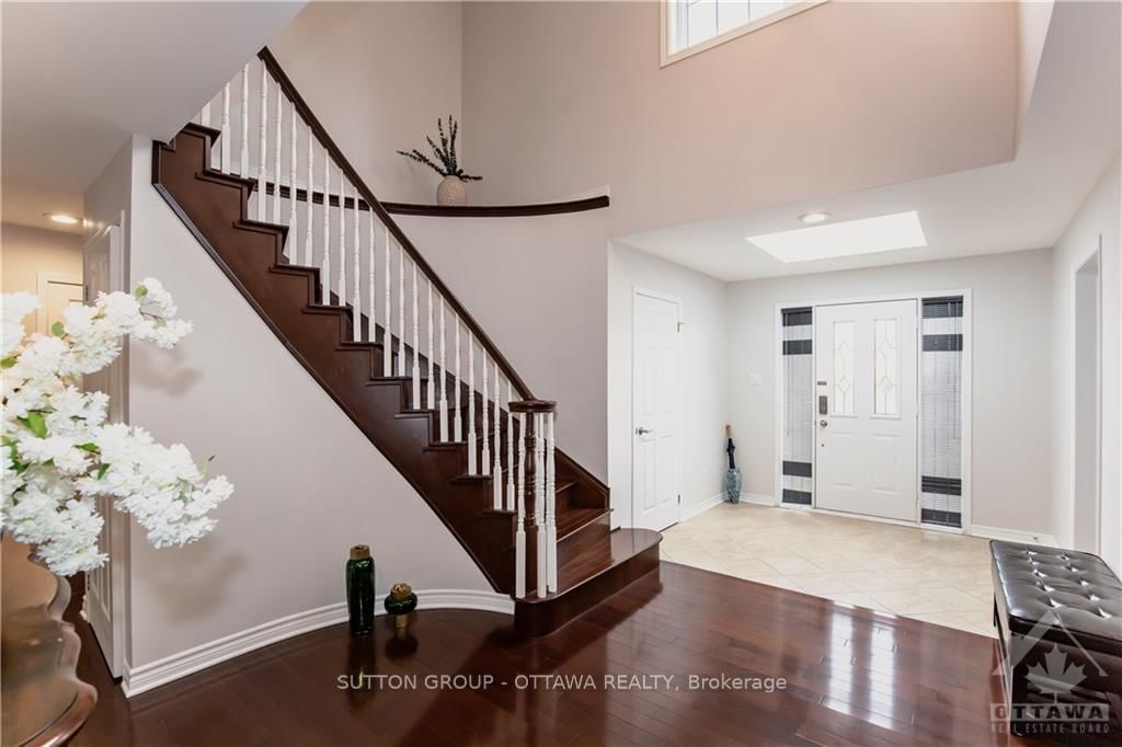 Photo 6 of 54 KNUDSON Dr, Ottawa, Kanata - Kanata Lakes/Heritage Hills — HOMEH