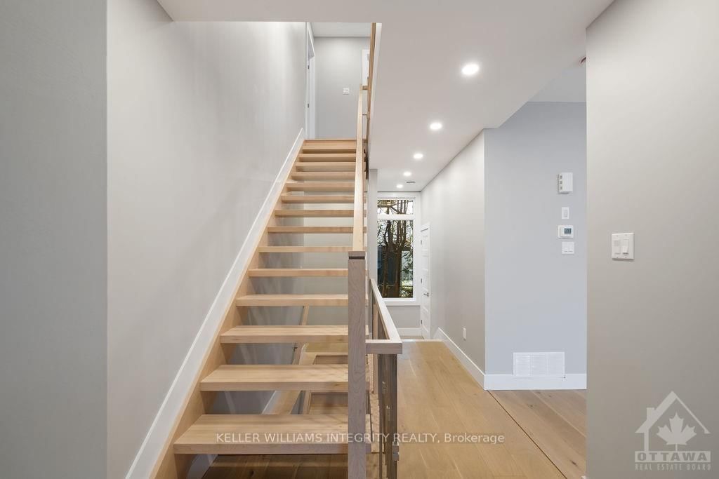 Photo 3 of 11 QUILL St, Ottawa, Overbrook/Castle Heights — HOMEH
