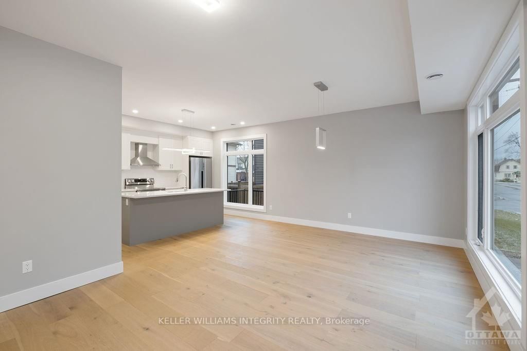 Photo 5 of 11 QUILL St, Ottawa, Overbrook/Castle Heights — HOMEH