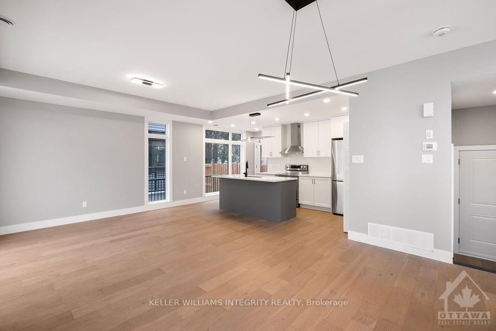 Photo 5 of 225 GLYNN Ave, Ottawa, Overbrook/Castle Heights — HOMEH