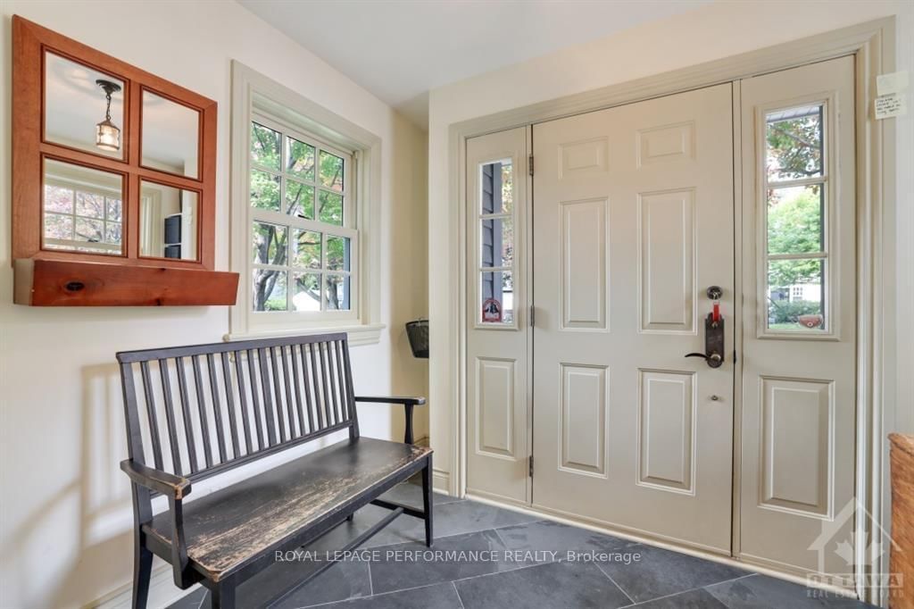 Photo 2 of 782 LONSDALE Rd, Ottawa, Manor Park — HOMEH