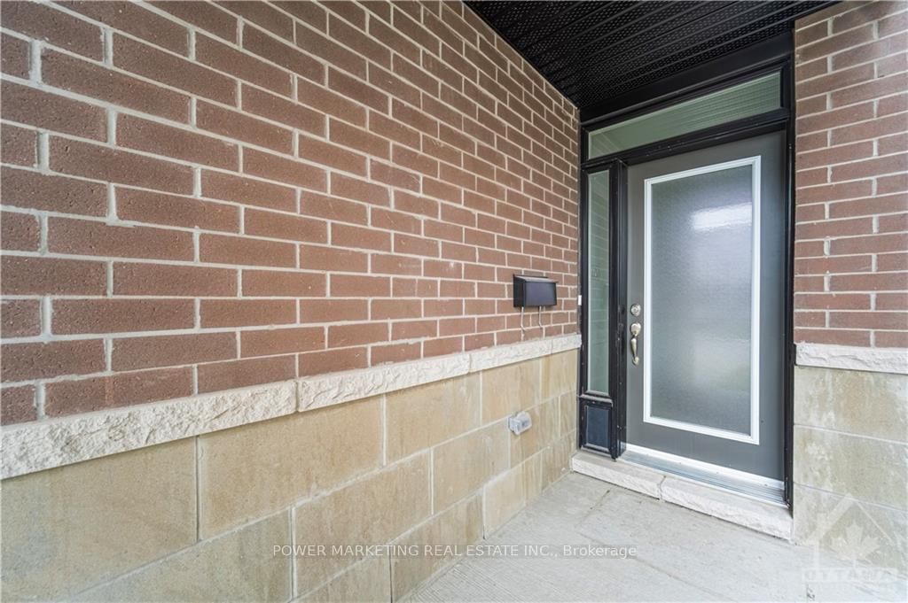 Photo 2 of 1041 HYDRANGEA Ave, Ottawa, Riverside South/Gloucester Glen — HOMEH