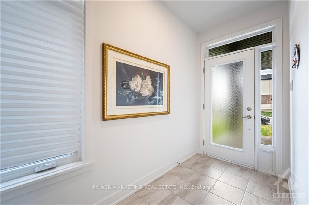 Photo 3 of 1041 HYDRANGEA Ave, Ottawa, Riverside South/Gloucester Glen — HOMEH