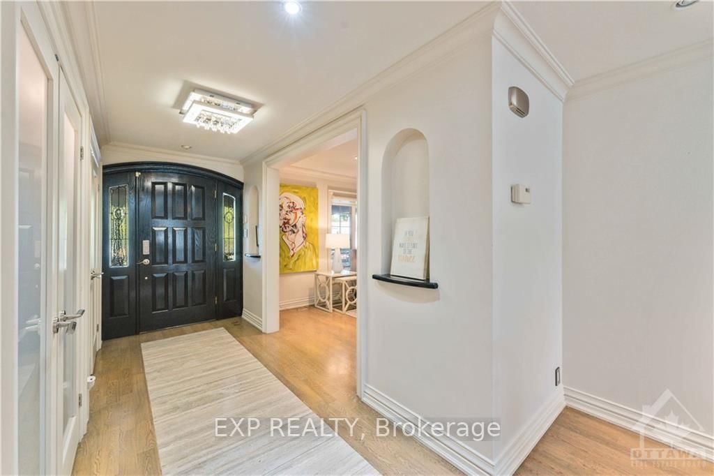 Photo 3 of 3746 REVELSTOKE Dr, Ottawa, Mooneys Bay/Revelstoke — HOMEH
