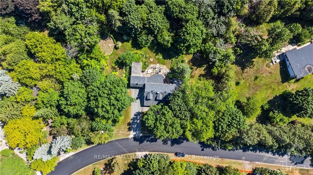 Photo 2 of 49 CEDAR Rd, Ottawa, Rothwell Heights — HOMEH