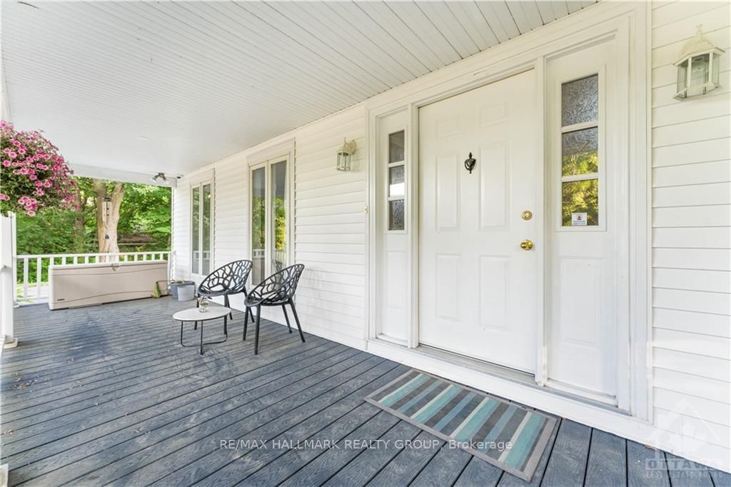 Photo 4 of 49 CEDAR Rd, Ottawa, Rothwell Heights — HOMEH