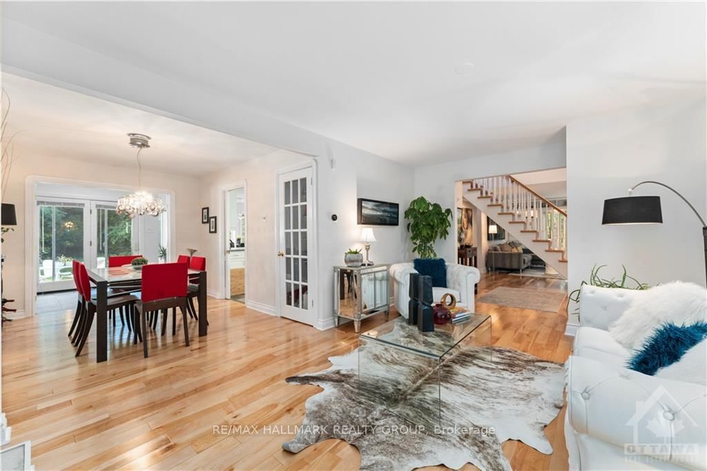 Photo 9 of 49 CEDAR Rd, Ottawa, Rothwell Heights — HOMEH