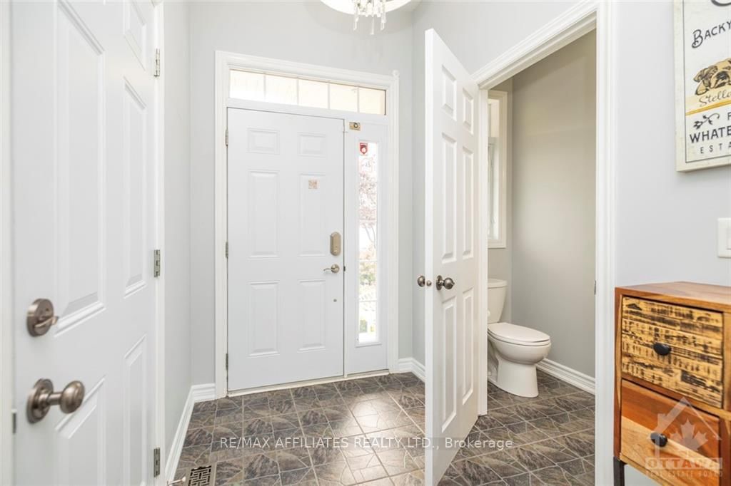 Photo 2 of 325 GLENBRAE Ave, Ottawa, Kanata - Morgan's Grant/South March — HOMEH