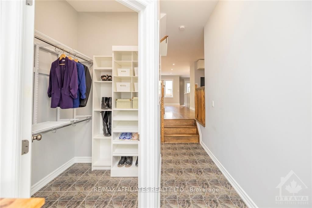 Photo 3 of 325 GLENBRAE Ave, Ottawa, Kanata - Morgan's Grant/South March — HOMEH