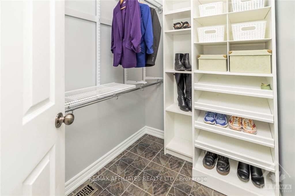 Photo 4 of 325 GLENBRAE Ave, Ottawa, Kanata - Morgan's Grant/South March — HOMEH