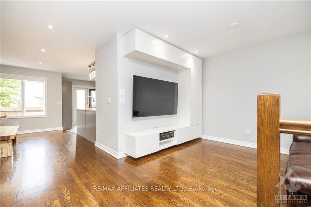 Photo 5 of 325 GLENBRAE Ave, Ottawa, Kanata - Morgan's Grant/South March — HOMEH