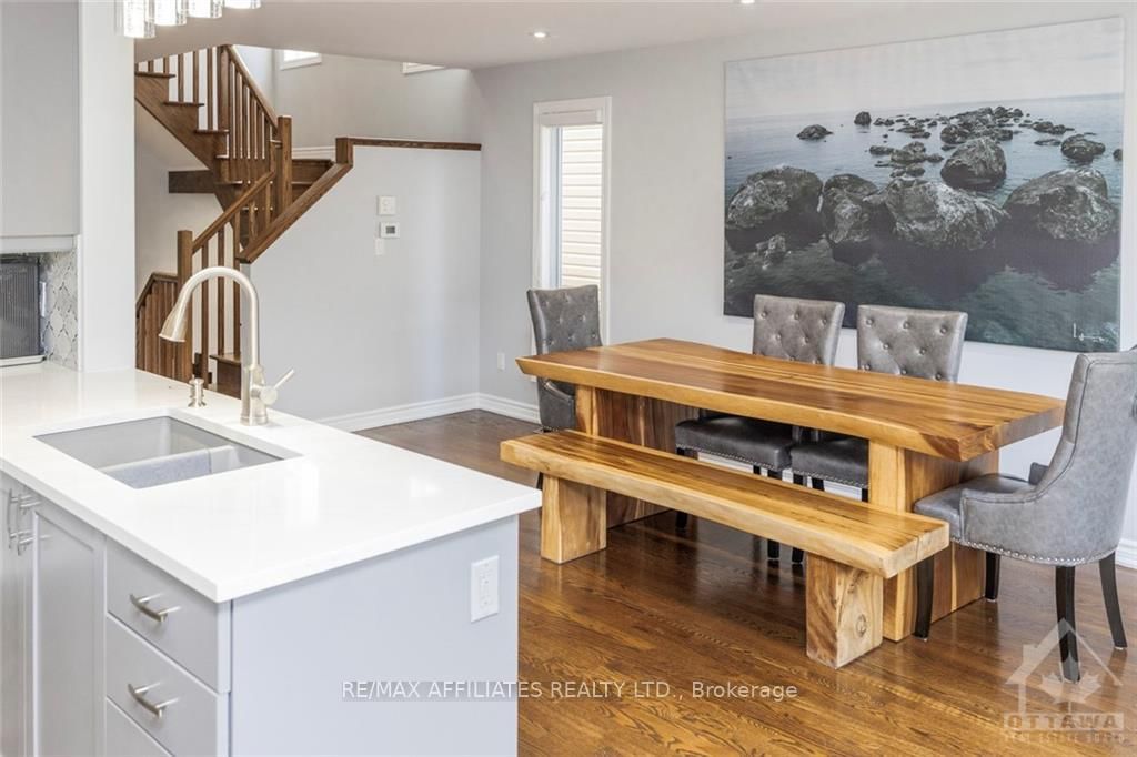 Photo 9 of 325 GLENBRAE Ave, Ottawa, Kanata - Morgan's Grant/South March — HOMEH