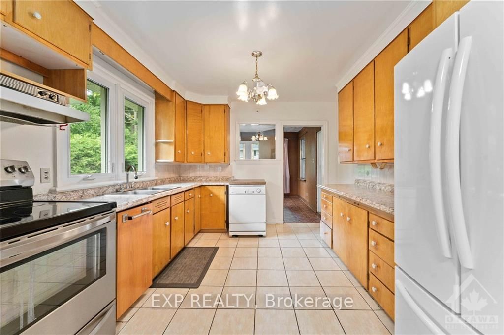Photo 8 of 2224 ALTA VISTA Dr, Ottawa, Applewood Acres — HOMEH