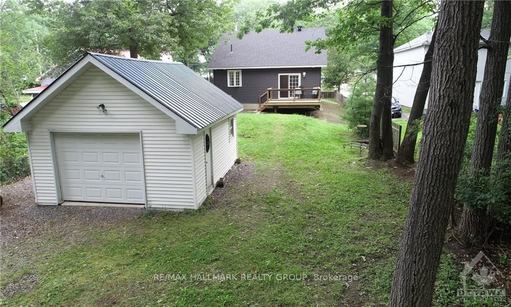 Photo 4 of 653 BAYVIEW Dr, Ottawa, Constance Bay — HOMEH