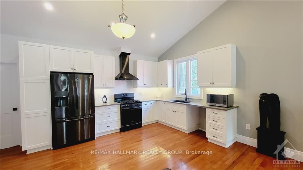 Photo 8 of 653 BAYVIEW Dr, Ottawa, Constance Bay — HOMEH