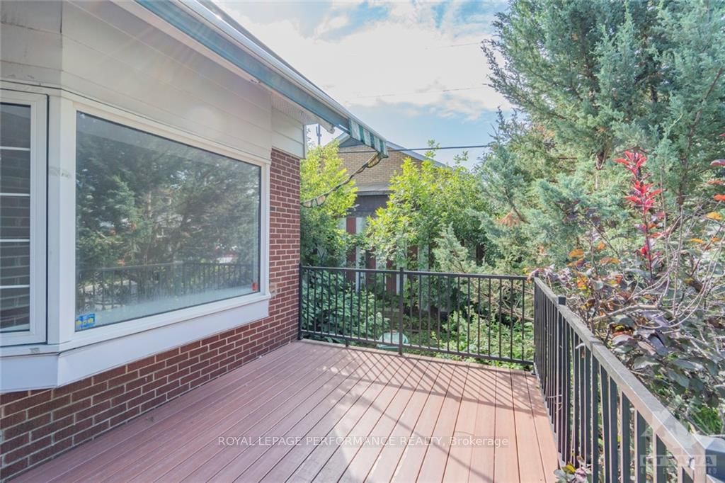 Photo 5 of 821 DENISON Cres, Ottawa, McKellar Heights — HOMEH