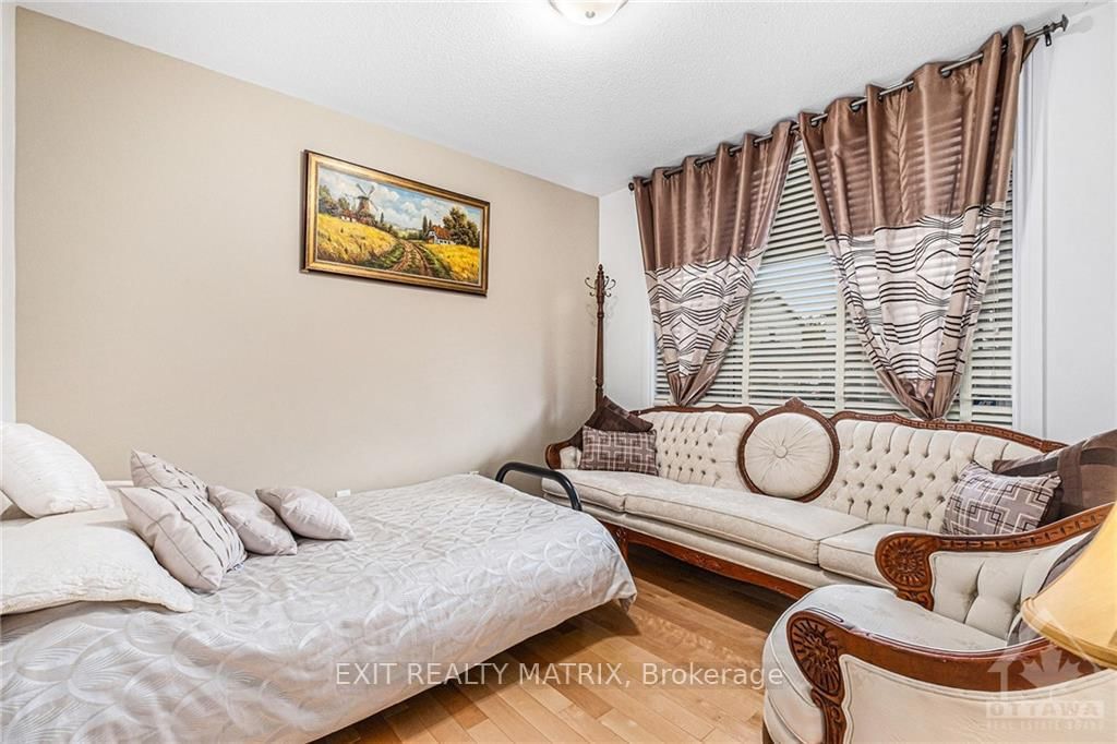 Photo 4 of 388 FAIRLAKES Way, Ottawa, Avalon East — HOMEH