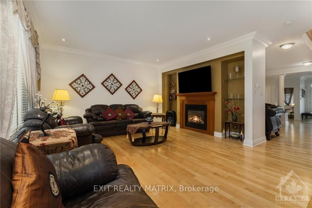 Photo 8 of 388 FAIRLAKES Way, Ottawa, Avalon East — HOMEH
